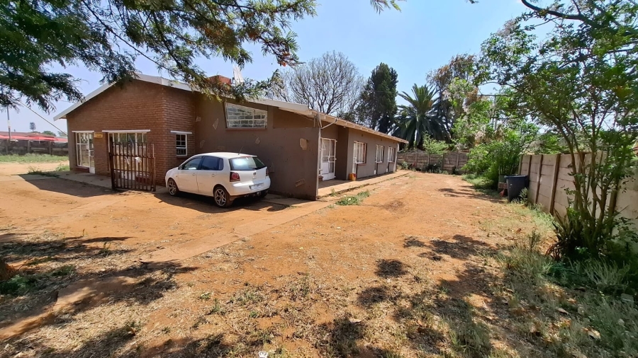 8 Bedroom Property for Sale in Orkney Park North West